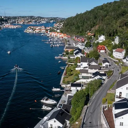 Luxurious Boathouse With Private Dock In The Location In Prázdninový dům Arendal