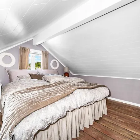 Luxurious Boathouse With Private Dock In The Location In Holiday home
