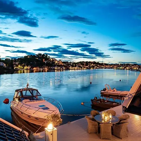 Holiday home Luxurious Boathouse With Private Dock In The Location In